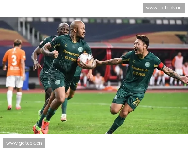 聚焦足协杯直播全程呈现精彩对决与最新赛场动态解析深度观赛体验